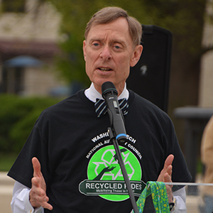 Jerry Farley speaking at a Recycled Rides event