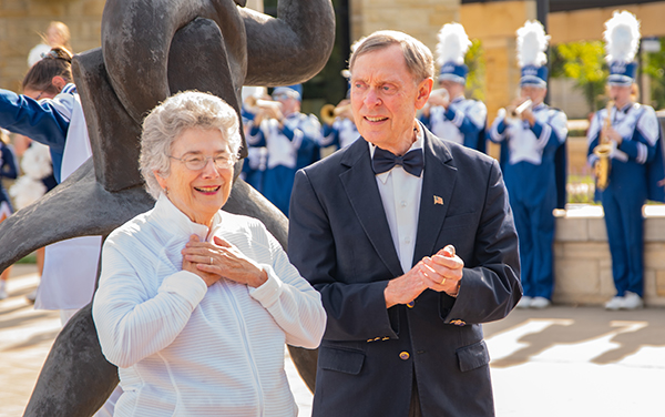 Jerry and Susan Farley during their presidential send-off outside Morgan Hall